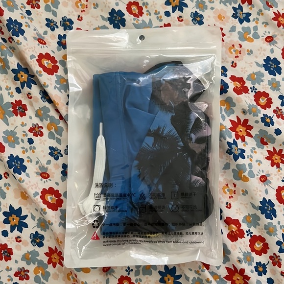 BRAND NEW Men’s SEOBEAN Tropical Swim Trunk size MEDIUM - Picture 4 of 4